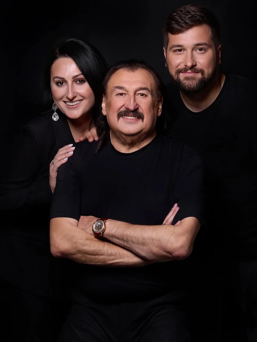 Степан Гіга з дітьми Степан Гіга з дітьми