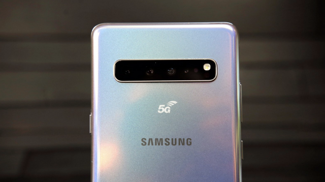    Samsung Galaxy S10 5G:  