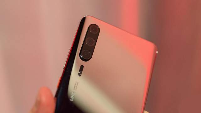      Huawei P30  Huawei Pro P30