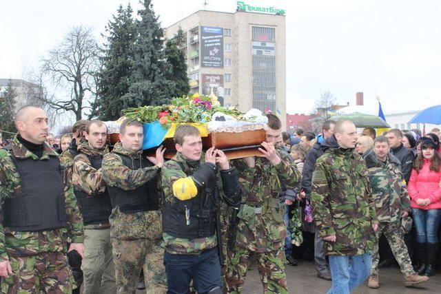 На Волыни прощались с героями Майдана [Фото]