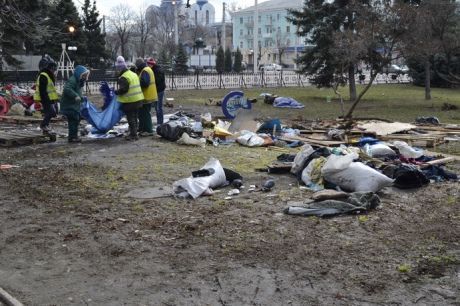 Свернули палатку 