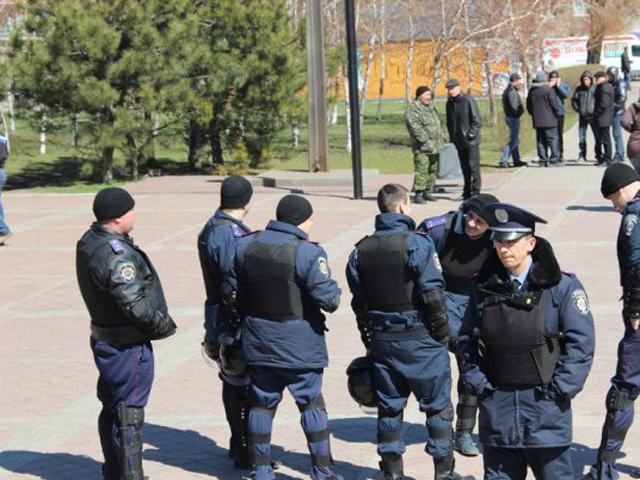 В Мариуполе прошел флешмоб за единую Украину [Фото. Видео]