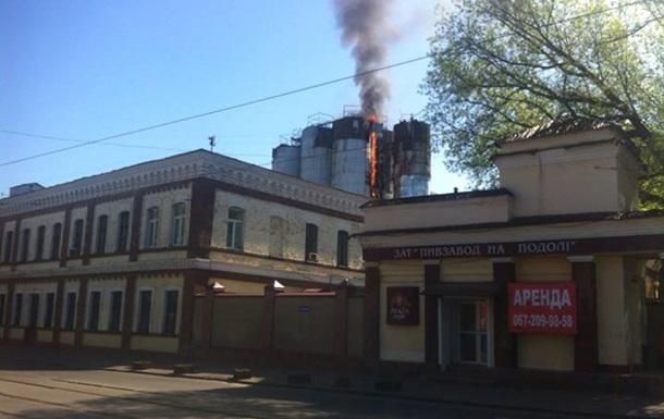 В Киеве горит пивзавод [Фото]