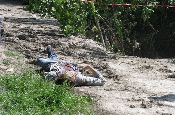 На Луганщине неизвестные обстреляли авто: водитель погиб, трое ранены [Фото]