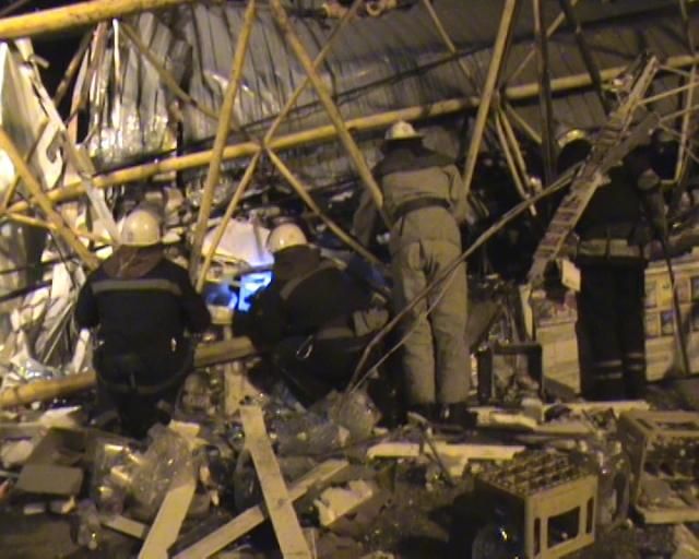 В Харькове упал строительный кран: 1 человек погиб, 5 - пострадали [Фото. Видео]