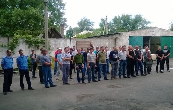 В Донецке шахтеры помогают милиционерам охранять общественный порядок [Фото]