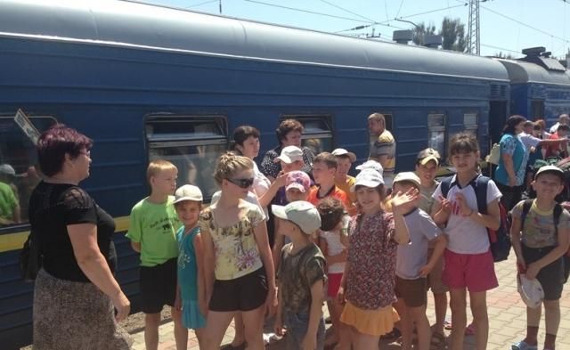 Сирот из Луганской области эвакуировали в Одессу [Фото]
