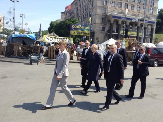 Иностранные делегаты посетили Майдан, чтобы почтить память Небесной Сотни [Фото]