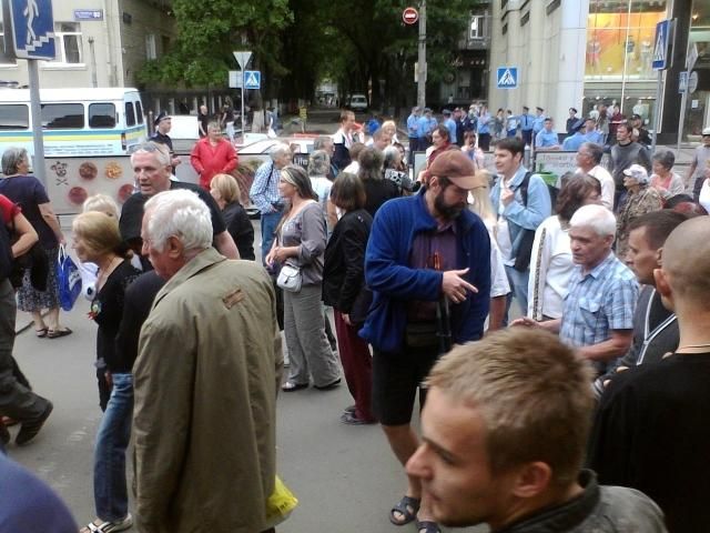 В Харькове состоялся малочисленный сепаратистский митинг [Фото. Видео]