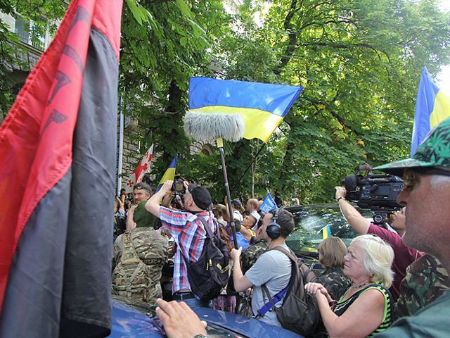 Как прошло 29 июня: террористы продолжают нарушать перемирие, на Майдане состоялось вече