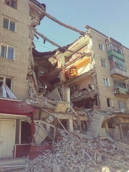 Жилые дома в Николаевке подверглись артиллерийскому обстрелу [Фото]
