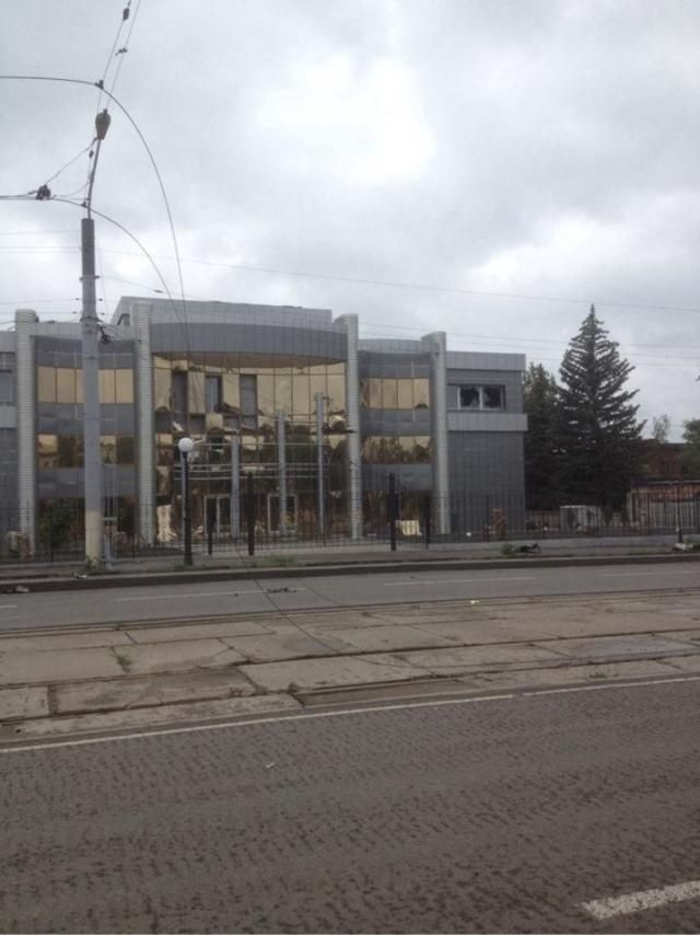 В Луганске террористы разгромили здание человека Ефремова, - журналист [Фото]