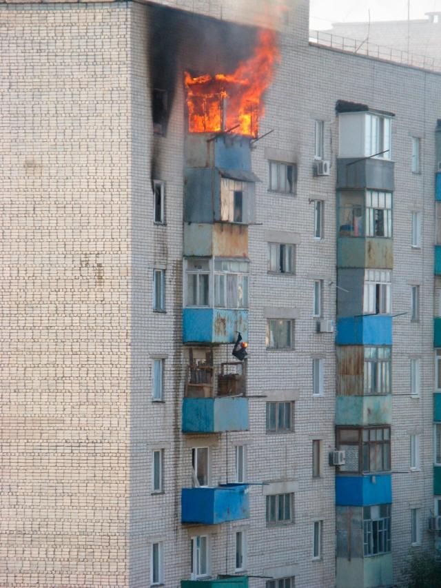 В Бердянске горела многоэтажка, есть жертва [Видео]