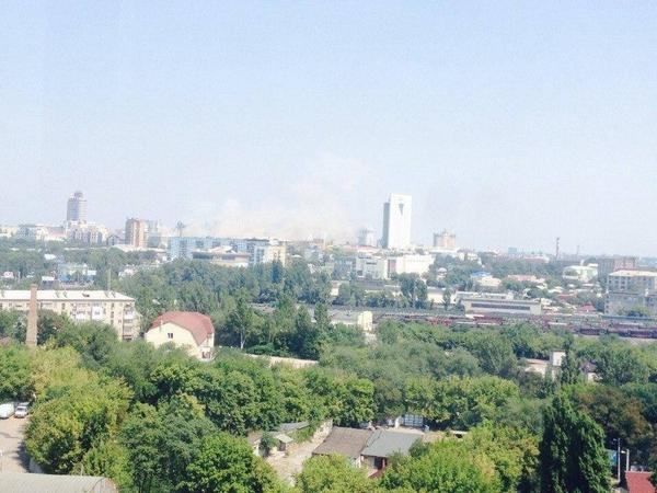 В центре Донецка повреждены два торговых центра [Фото, Видео]