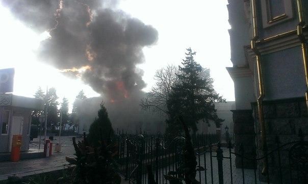 В Донецке горит вокзал [Фото]