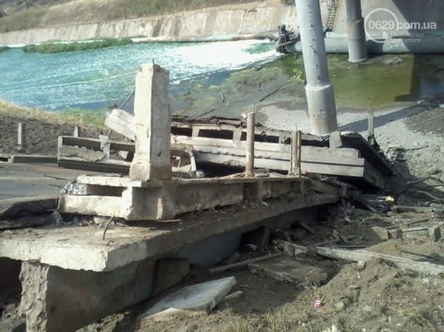 Вблизи Мариуполя взорвали мост [Фото]