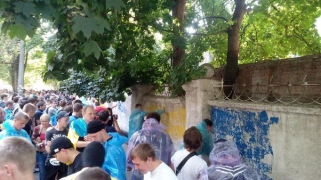 ФОТО ДНЯ: В Харькове — массовый марш ультрас в поддержку АТО