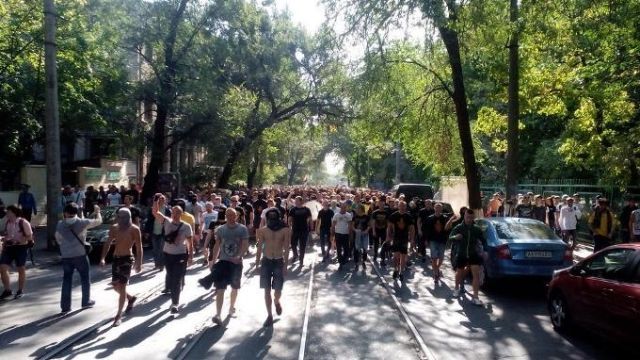 ФОТО ДНЯ: В Харькове — массовый марш ультрас в поддержку АТО