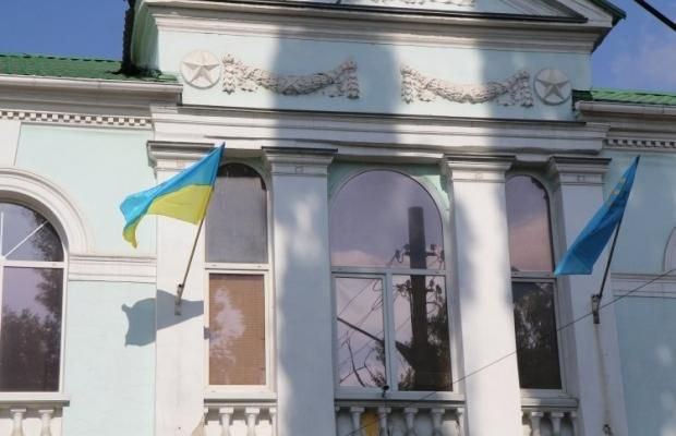 Продолжается обыск здания Меджлиса в Крыму [Фото]