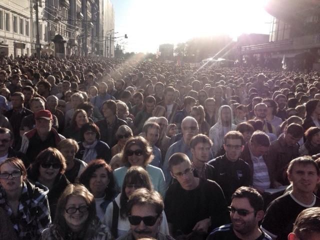Главное за 21 сентября: Марш мира, интервью Порошенко, нападения на Мариуполь