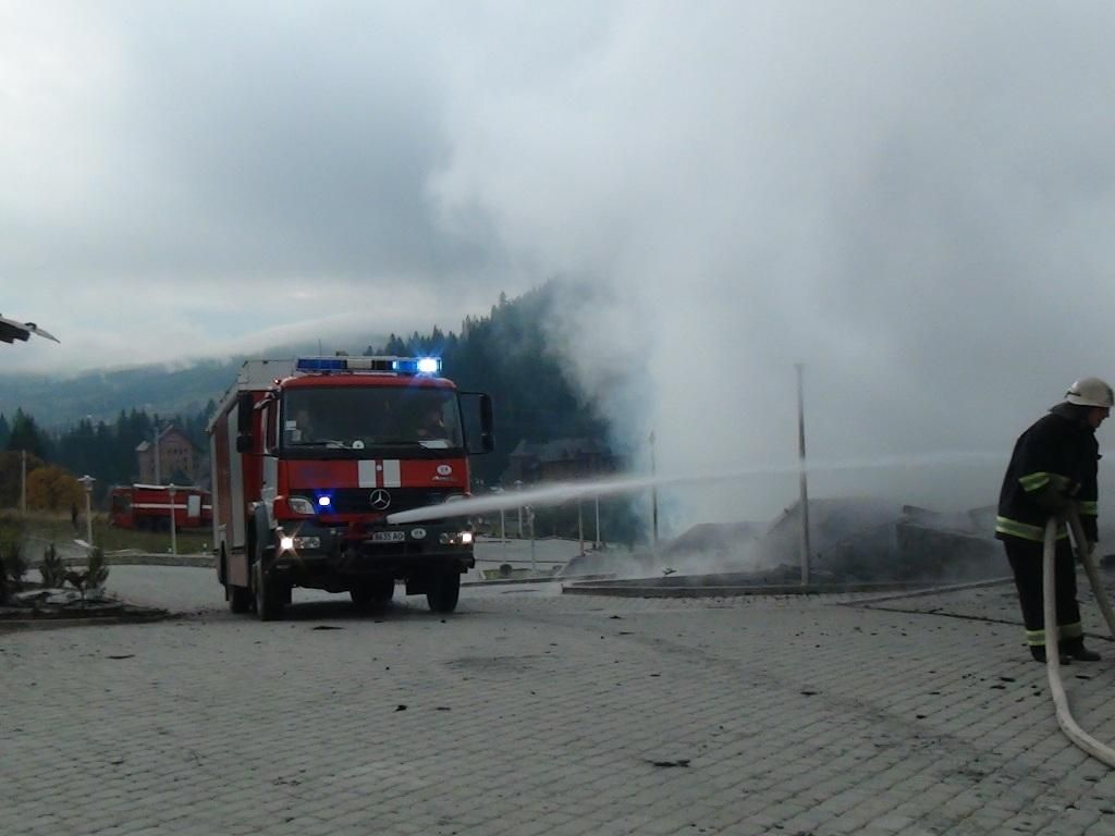 В Карпатах сгорел гостиничный комплекс 