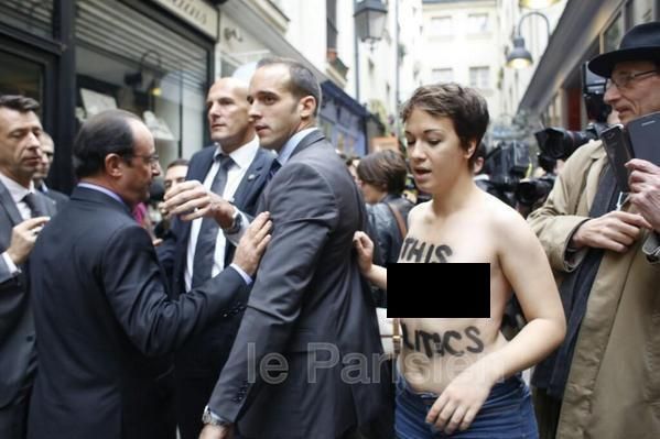 FEMEN напали на Президента Франции [Фото]
