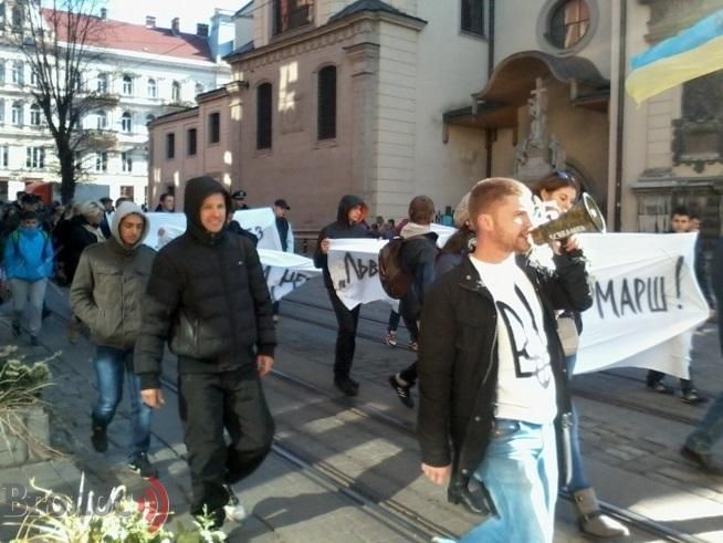 Во Львове активисты требовали люстрации руководителей газовой сферы [Фото]