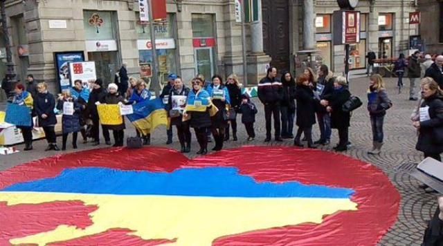 Марши в поддержку Украины прошли в городах по всему миру, — МИД