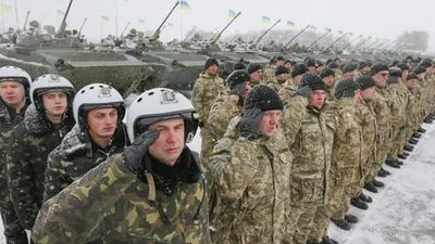 Командувачам ЗСУ заборонили купувати авто і мобільники