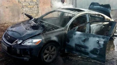 В Одессе сожгли авто с бизнесменом внутри