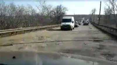 Щоб ворог не пройшов – Притула з Березою покепкували з українських доріг