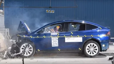 Супер-Tesla перевірили на міцність: вражаючі результати