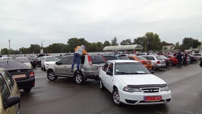 Продажа б/у авто в Украине: ехать ли на авторынок Центральный