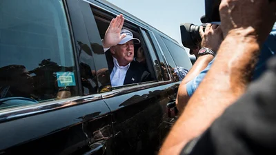 Как перевозят кортеж Трампа во время его мировых турне: появились фото