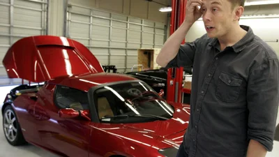 Київський метрополітен запропонував Ілону Маску відправити Tesla під землю