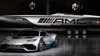 Спортивний катер 515 Project One літає по воді зі швидкістю 225 км/год