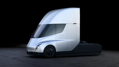 Вантажівки Tesla вже їздять по дорогах загального користування
