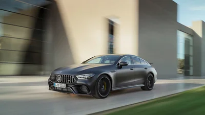 Надзвичайно швидке чотиридверне купе від Mercedes-AMG: фото