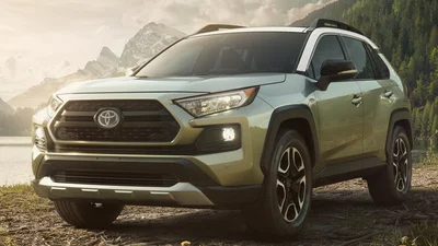 Новый Toyota RAV4 2019 модельного года: фото и видео