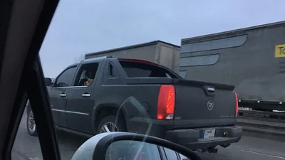 В Києві помічене ексклюзивне авто з "Матриці"