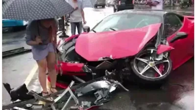 Жінка розбила Ferrari 458 Italia через кілька хвилин після того, як орендувала
