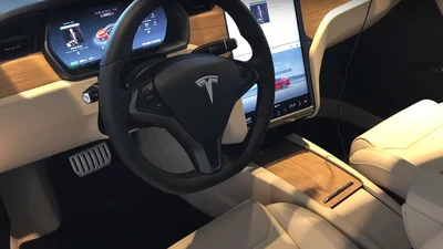 Tesla кардинально обновила интерьер