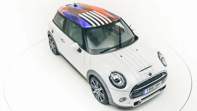 Тугеза форева: королівську весільну "карету" від Mini пустять з молотка