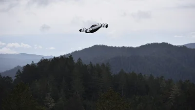 Літаючий BlackFly отримав ліцензію на експлуатацію і показав себе в дії (відео)