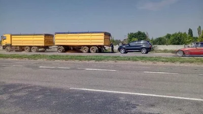 Як водії фур уникають штрафів за псування доріг: Відео