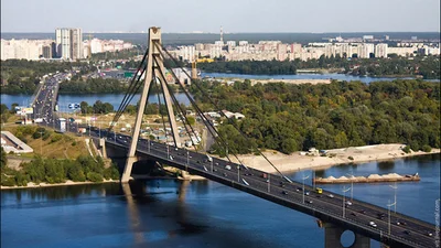 У Києві частково перекриють рух Північним (Московським) мостом