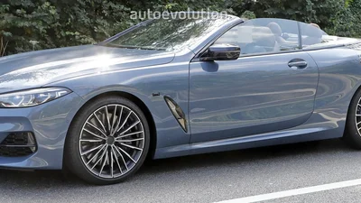 Кабриолет BMW 8 Series сбросил почти все покровы