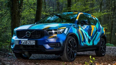 Volvo XC40 разрисовали краской, реагирующей на звук (видео)