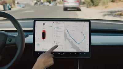 Tesla стала на шаг ближе к автопилоту