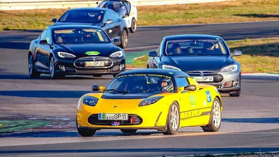 Tesla Roadster першого покоління виграв перегони на витривалість